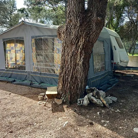 In - Caravan Near The Sea 4 *