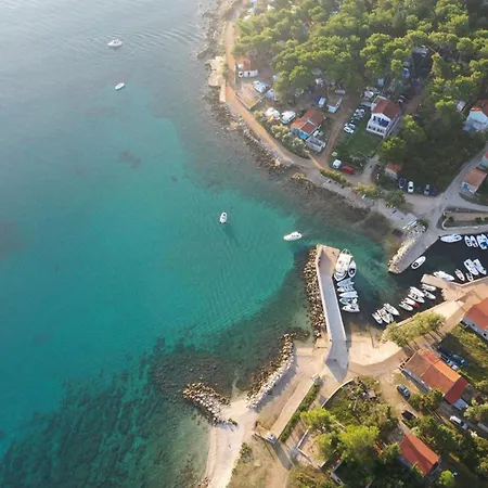 Caravan Near The Sea 4 Affittacamere Ugljan