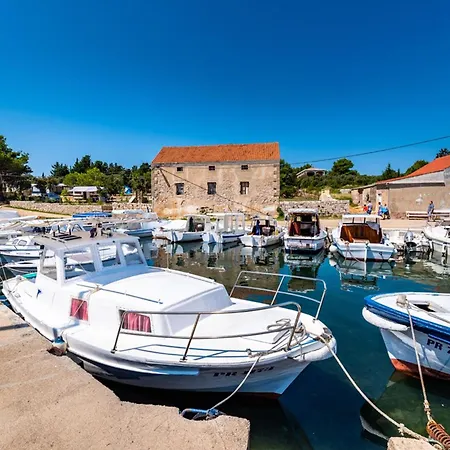 Caravan Near The Sea 4 3*