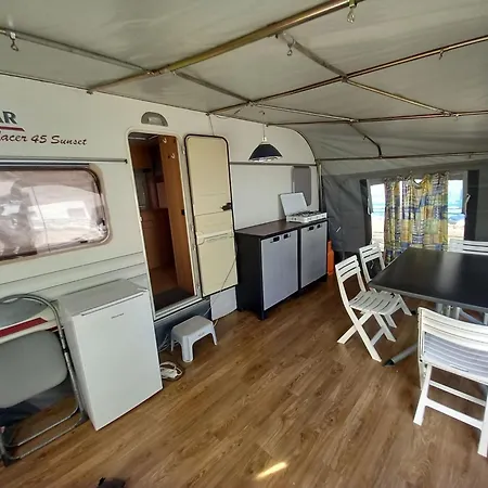 Affittacamere Caravan Near The Sea 4 Ugljan