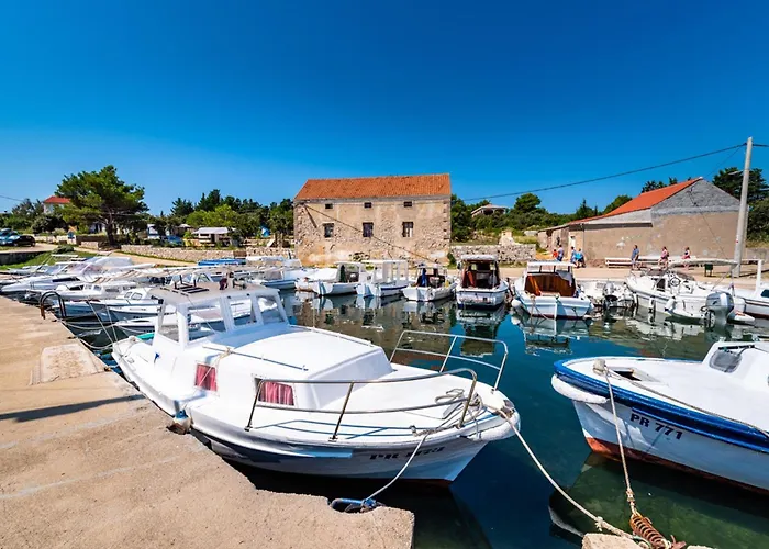 Caravan Near The Sea 4 3*