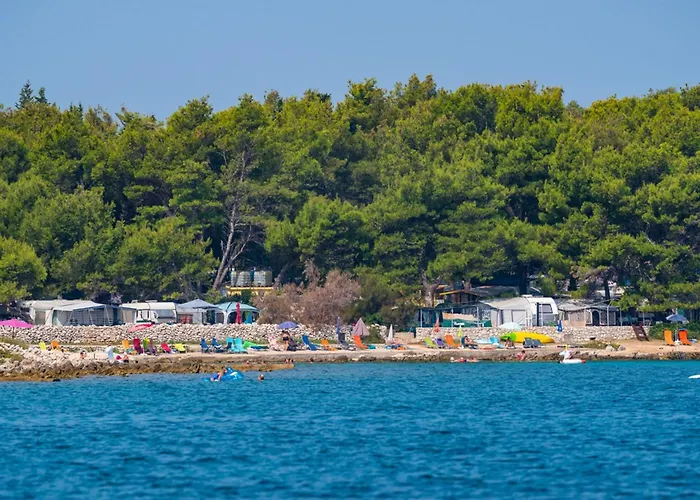 Gostinjska kuća Caravan Near The Sea 4 3*